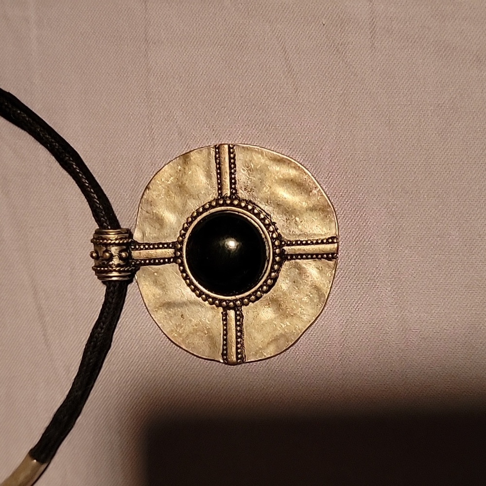 Pendant Necklace - Picture 2 of 4